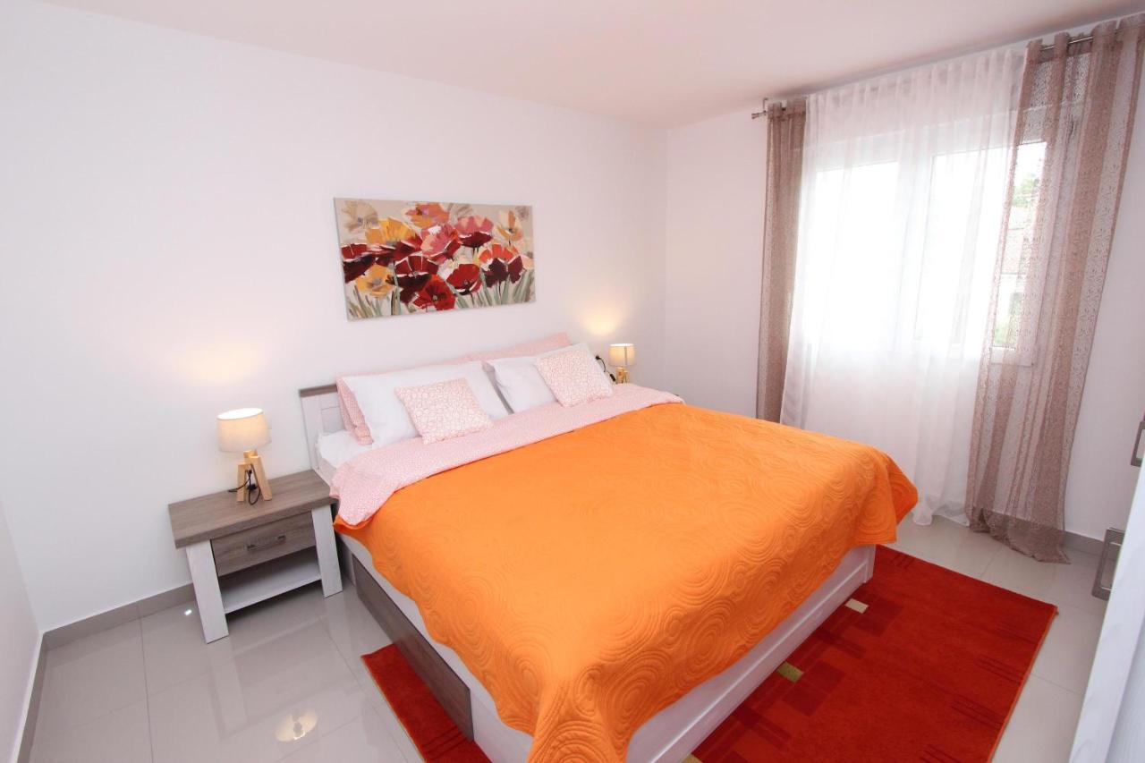 Apartment Sorriso 2 Rovigno Esterno foto