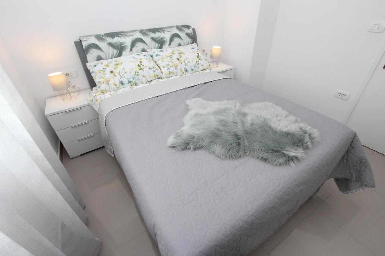 Apartment Sorriso 2 Rovigno Esterno foto