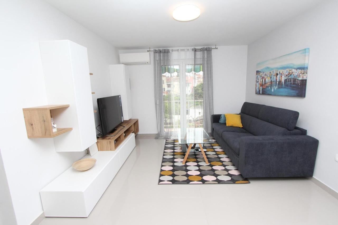 Apartment Sorriso 2 Rovigno Esterno foto